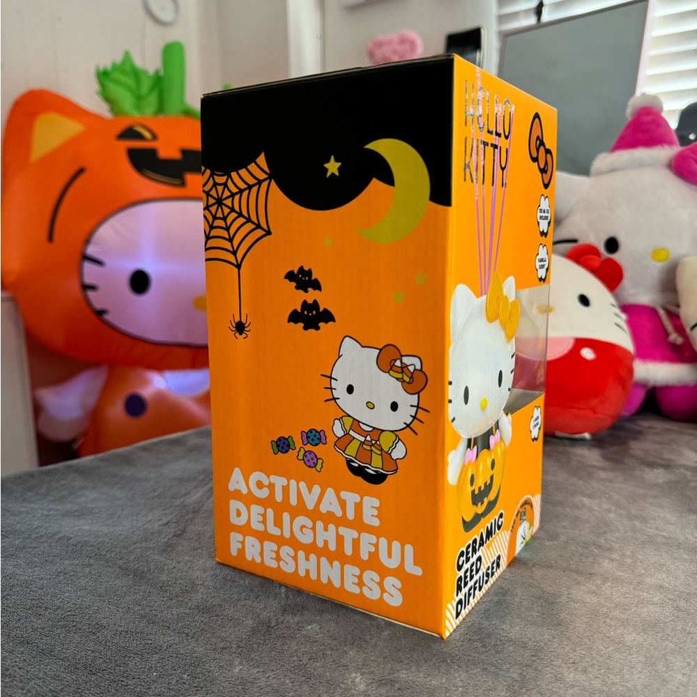 Hello Kitty Halloween Reed Diffuser - Picture 3 of 4